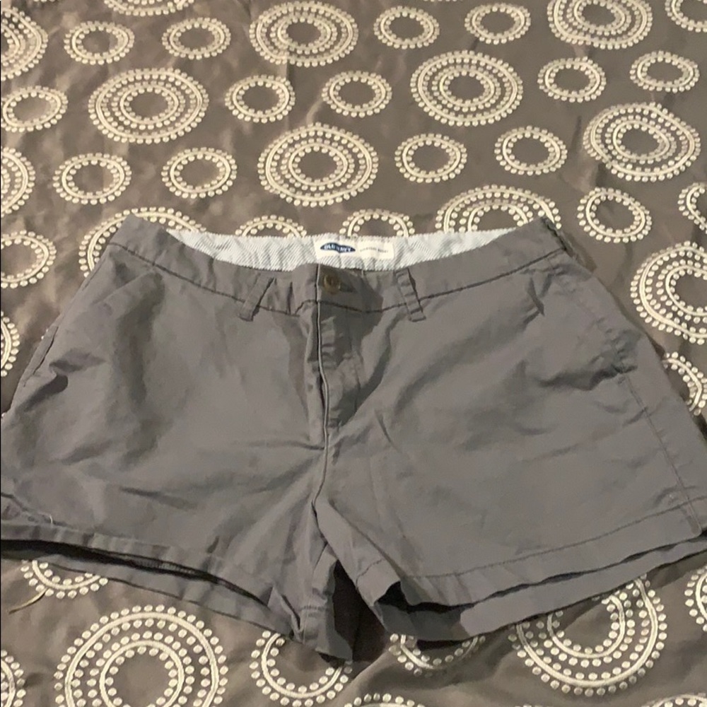 Old navy size 12 brand new just washed grey short